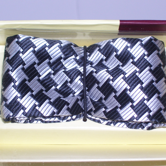 SOLD  Silver Necktie Sock Flower Hanky Cuff Link - Picture 3 of 8